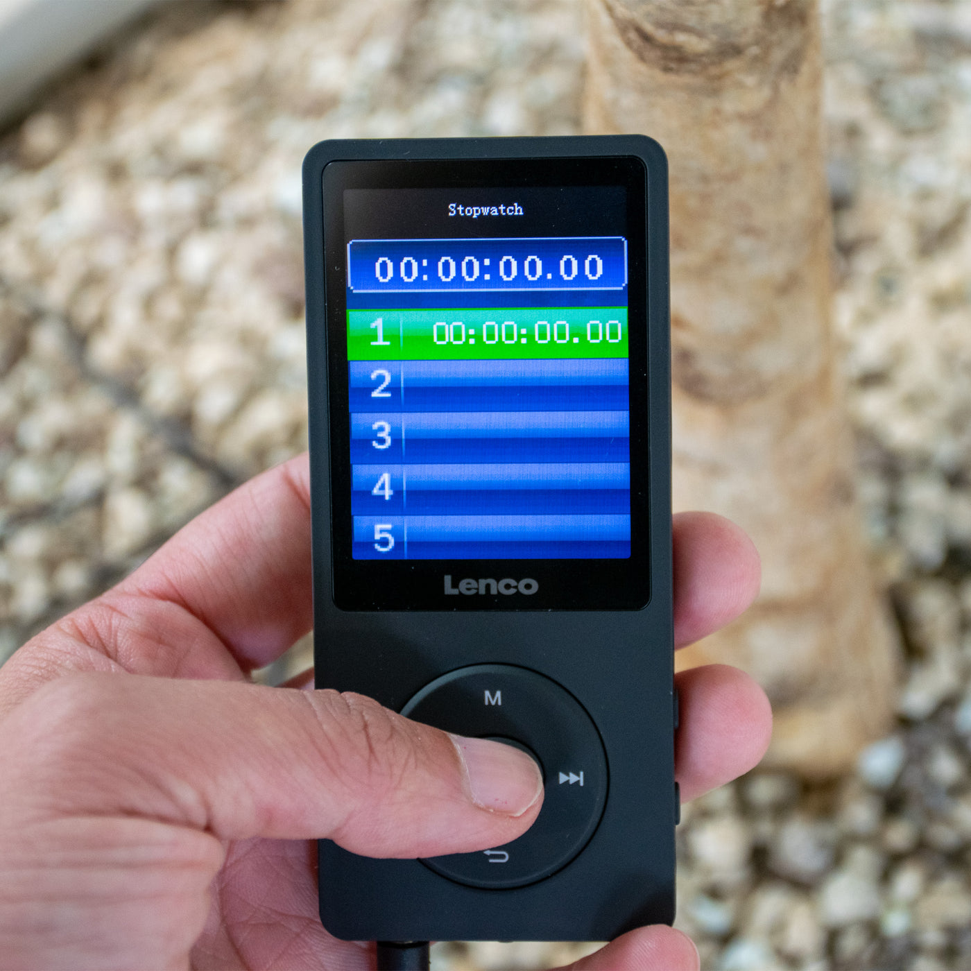 Lenco Xemio-669BK - Lecteur MP3/MP4 avec écran TFT LCD de 2,4 pouces et mémoire interne de 8 Go - Noir