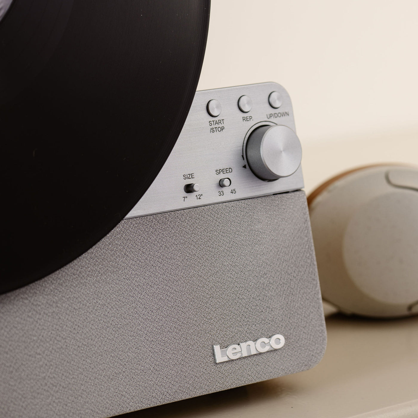 Lenco LSA-071SI - Platine vinyle verticale entièrement automatique avec haut-parleurs intégrés et Bluetooth® - Argent