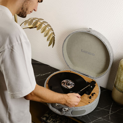 Lenco LS-66GY - Platine vinyle rétro en bois avec haut-parleurs intégrés, Bluetooth® et cellule AT3600L - Gris