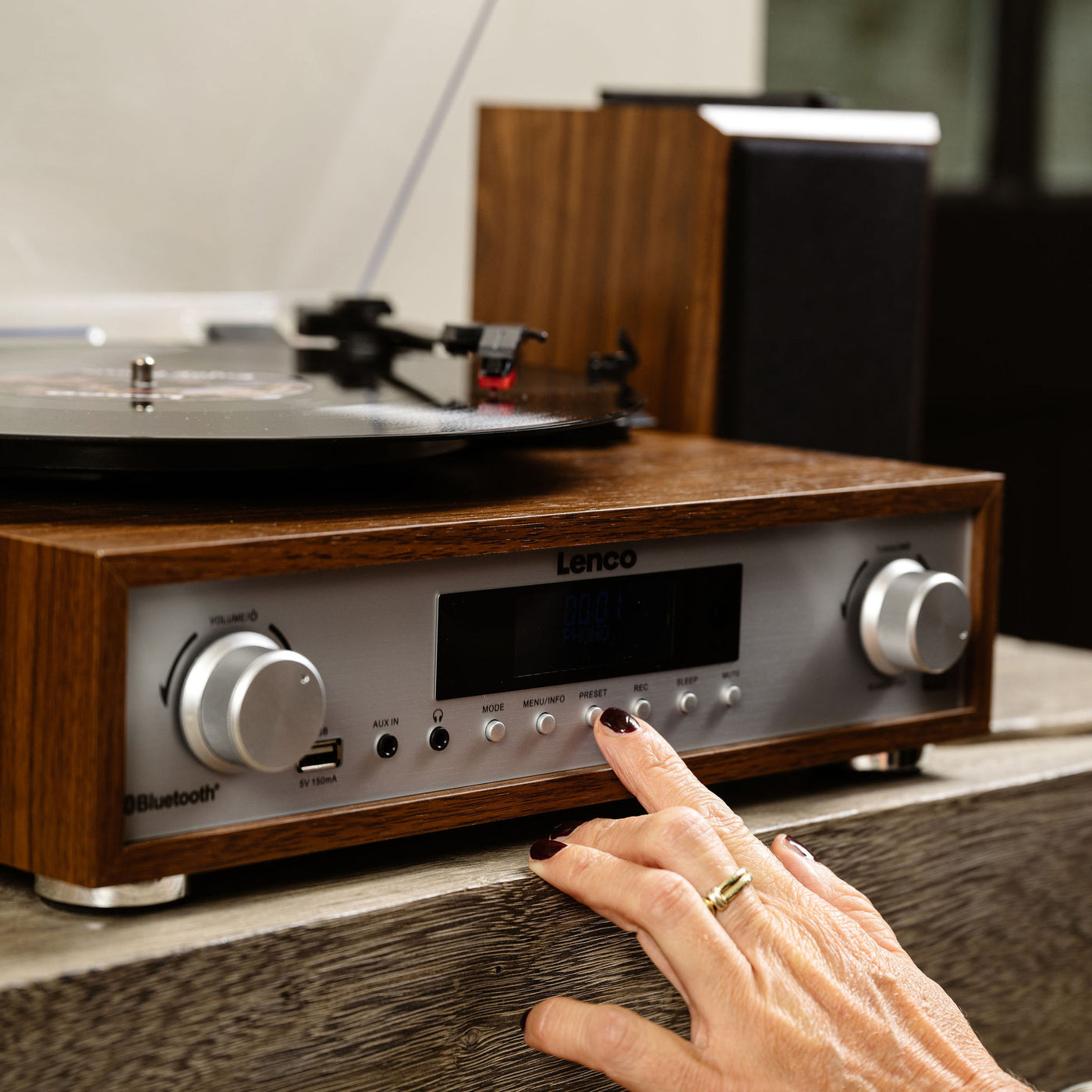 Lenco MC-160WD - Ensemble stéréo HiFi avec platine vinyle, radio DAB+/FM et Bluetooth® - Bois